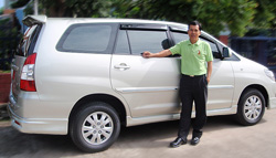 Taxi from Bangkok Airport (Suvarnabhumi or Don Muang) to Pattaya with Toyota Innova private transportation.