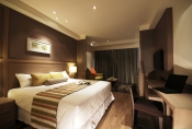 Premier Room - Night View at Best Western Premier Signature Pattaya Hotel on Pratamnak Road
