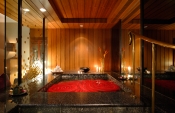 Plaza Athne Bangkok - Suite treatment room with jacuzzi