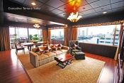 Ramada Plaza Menam Riverside Bangkok - Executive Terrace Suite